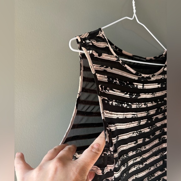 Sandra Darren Lattice Sheer Accent Dress Black Sz 12, scoop neck, A line, floral - Picture 4 of 6